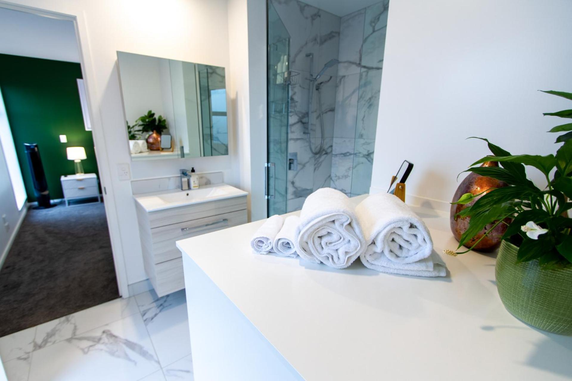 Gorgeous In Green - 2 Bed Central Oasis W/King Bed Christchurch Esterno foto
